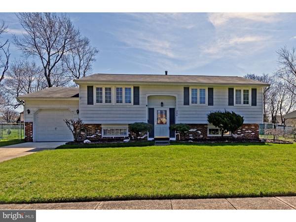 240 HAMMOND DR, Monroe Twp, NJ 08094