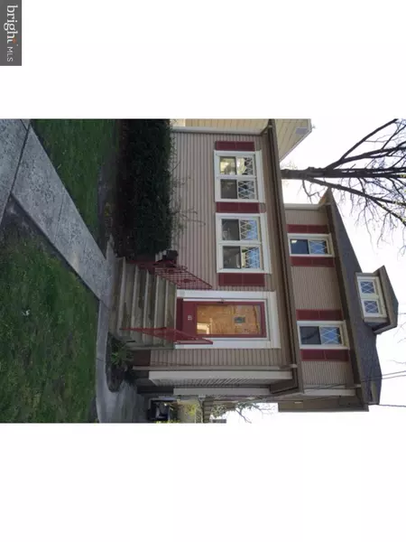 19 HILLCREST AVE, Collingswood, NJ 08108