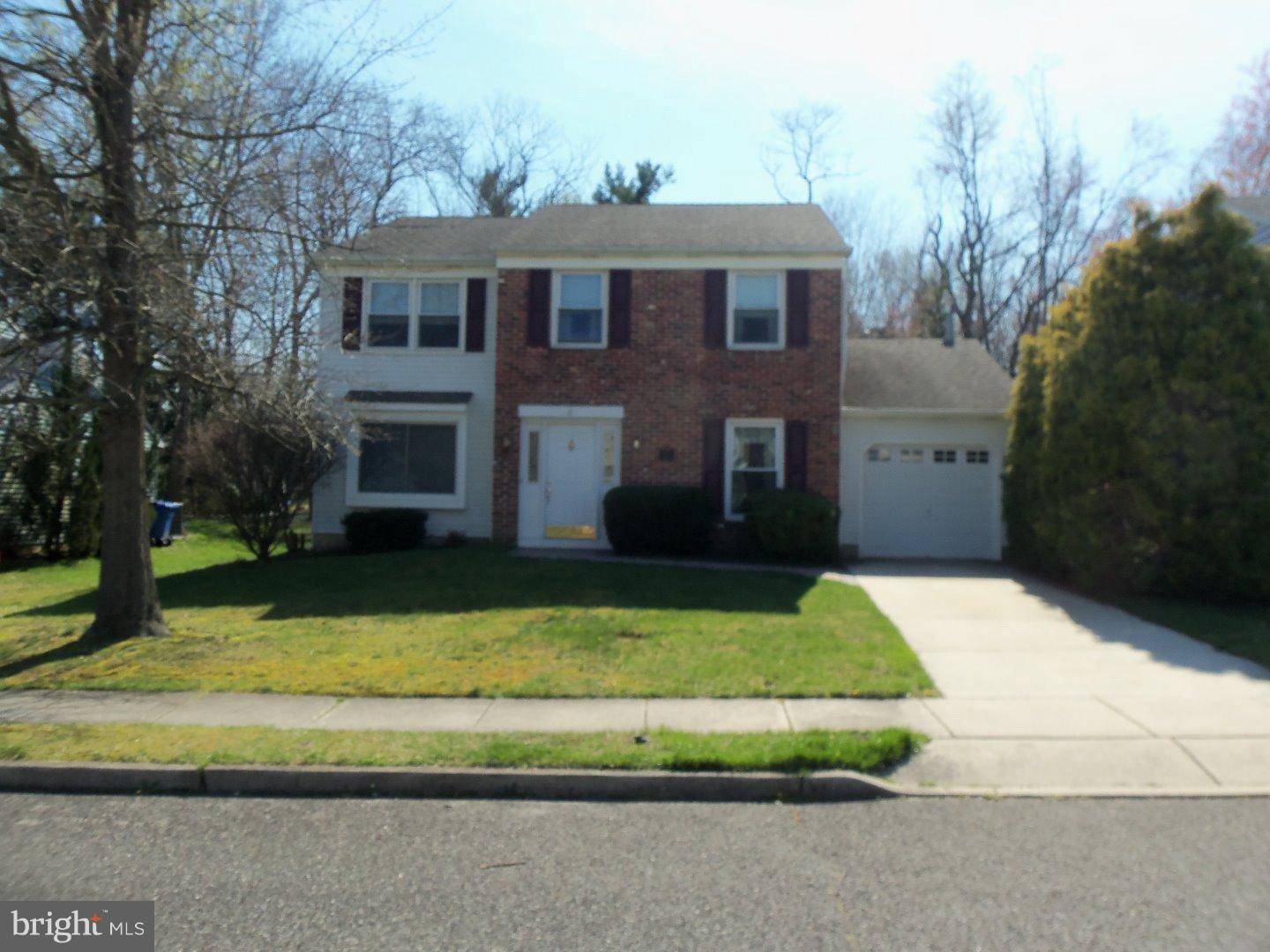 17 CRESCENT HOLLOW DR, Mantua, NJ 08080
