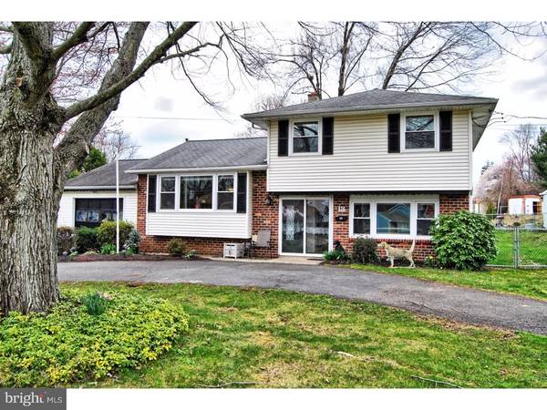 13 FLAMINGO RD, Hatboro, PA 19040