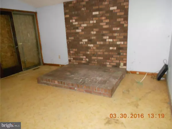 Gibbstown, NJ 08027,461 S DEMOCRAT RD