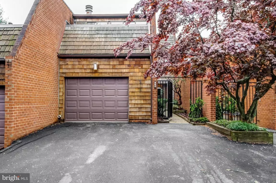 Baltimore, MD 21208,304 OLD CROSSING DR