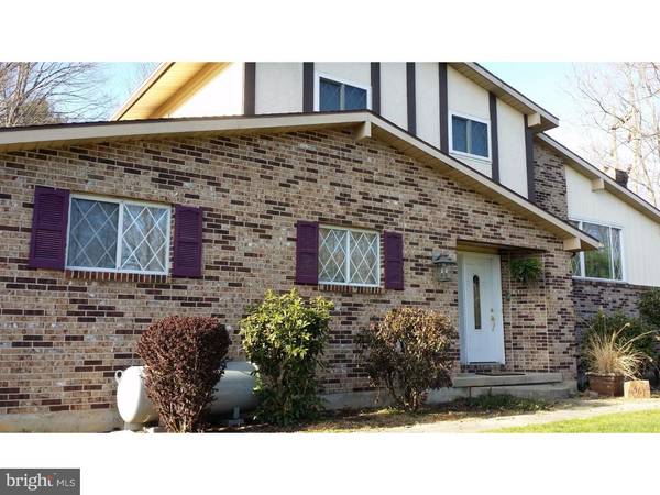 467 SELTZER RD, Pottsville, PA 17901