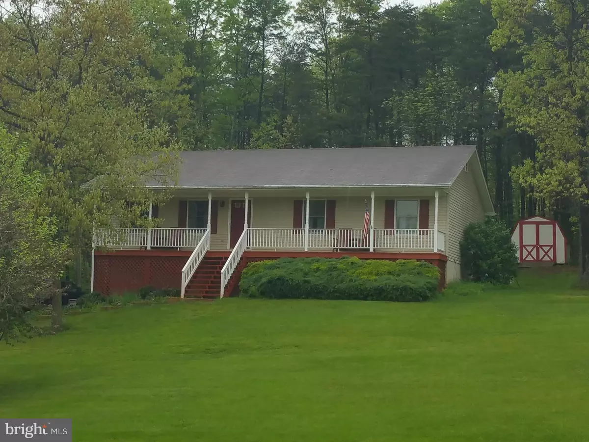 Inwood, WV 25428,925 CHANTILLY LN