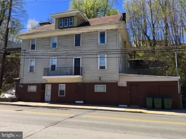 30-32 S TULPEHOCKEN ST, Pine Grove, PA 17963