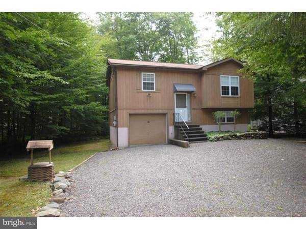 4121 WINONA DR, Pocono Lake, PA 18347