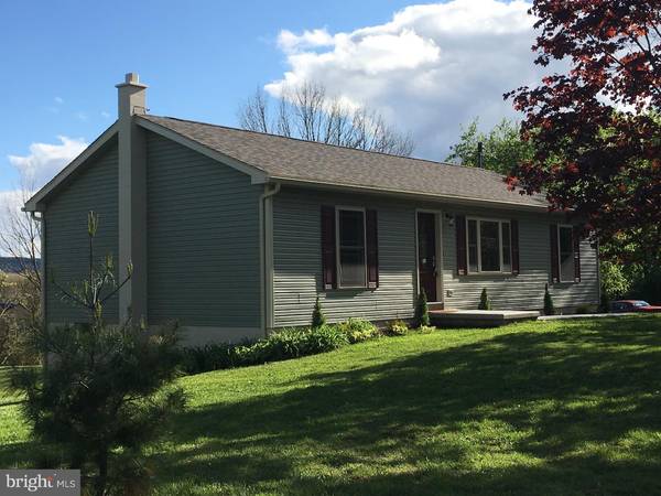 1066 PEACH MOUNTAIN RD, Pottsville, PA 17901