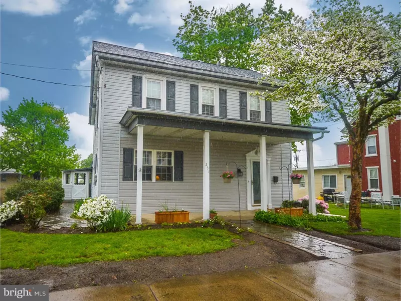 251 MAIN ST, Red Hill, PA 18076