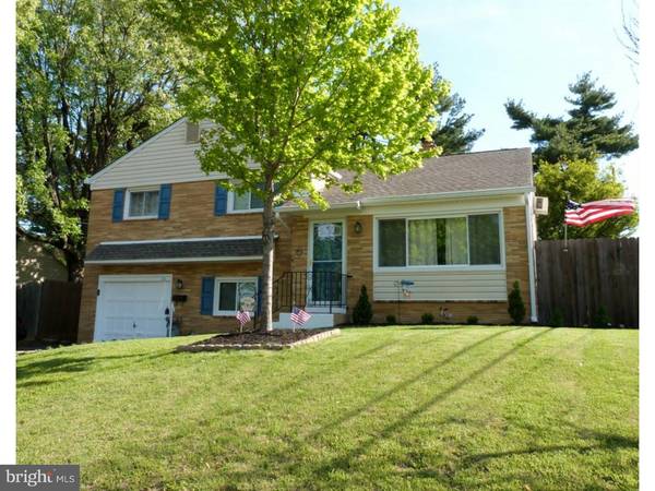 2011 CROSS RD, Glenside, PA 19038