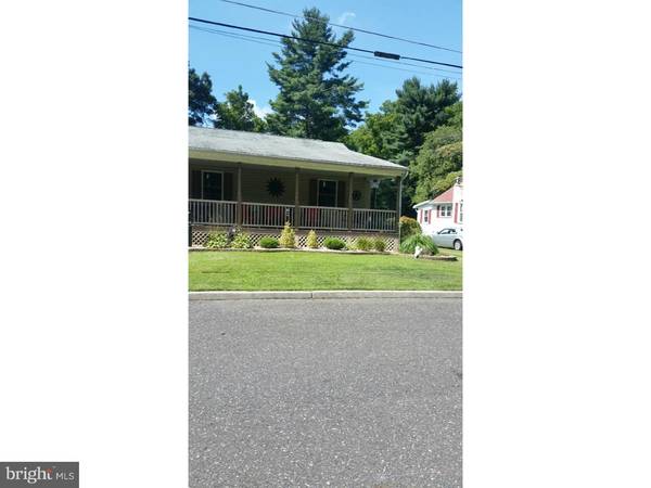 426 FERNWOOD AVE, Maple Shade, NJ 08052