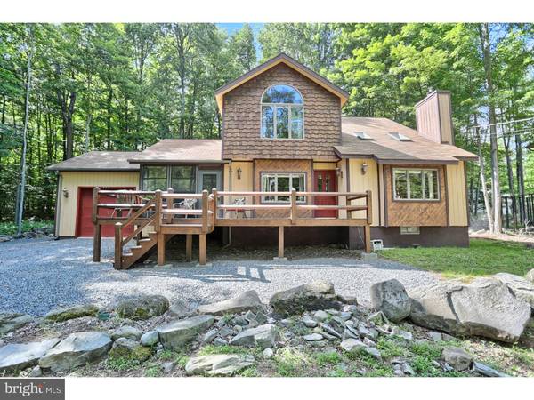 203 WYALUSING DR, Pocono Lake, PA 18347