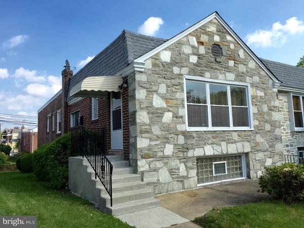 8811 BLUE GRASS RD, Philadelphia, PA 19152