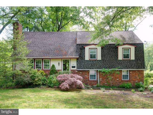 201 PARRY DR, Moorestown, NJ 08057