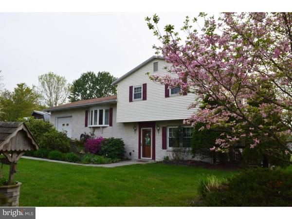 34 TERRACE HILL RD, Pine Grove, PA 17963