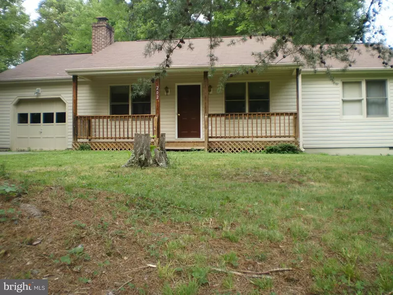 202 FAIRFAX LN, Locust Grove, VA 22508