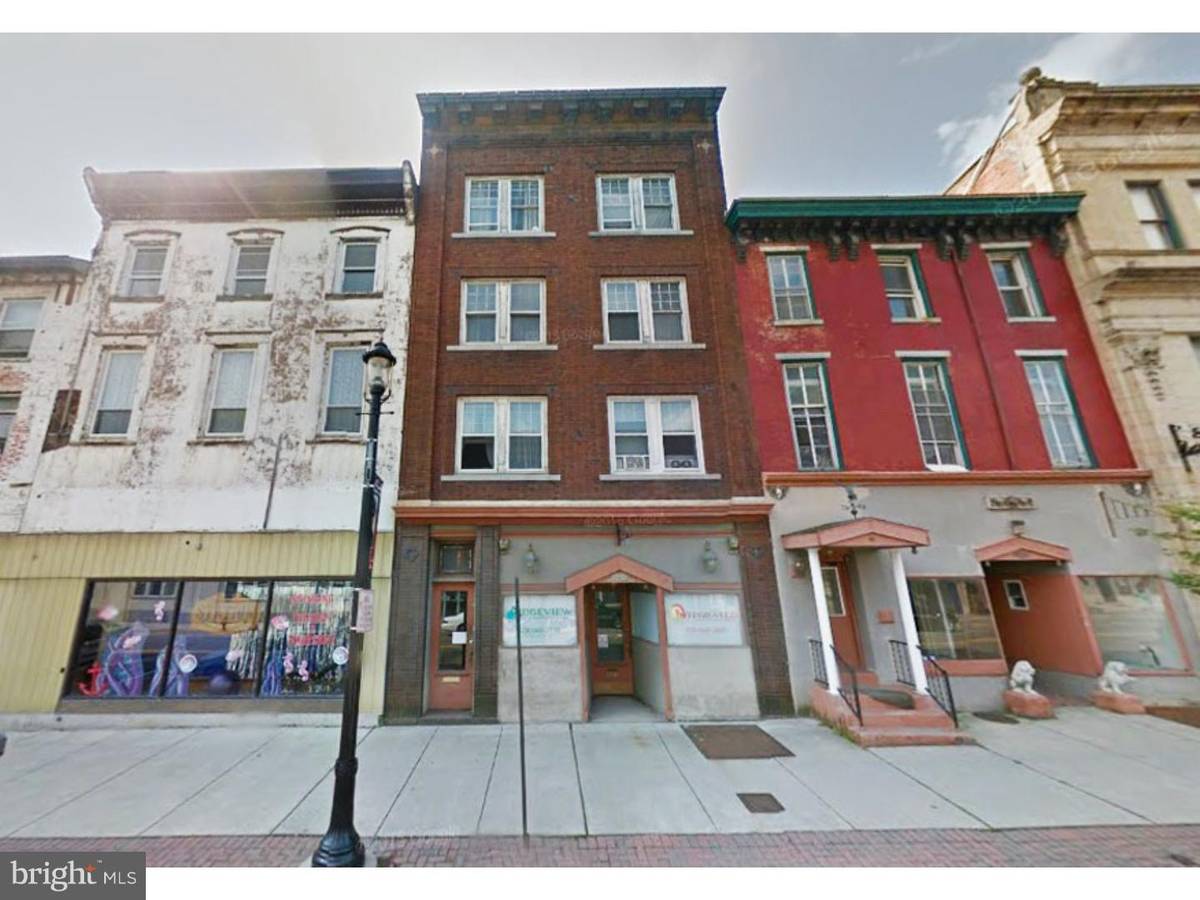 Tamaqua, PA 18252,110 W BROAD ST