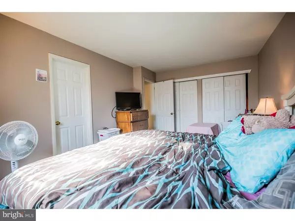 Lindenwold, NJ 08021,27 CHISWICK DR