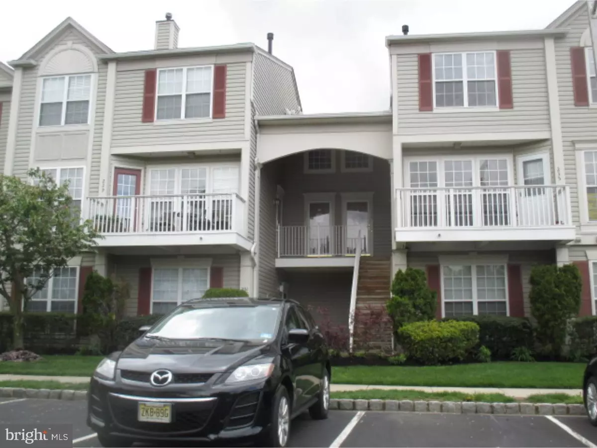 Delran, NJ 08075,231 ROSEBAY CT