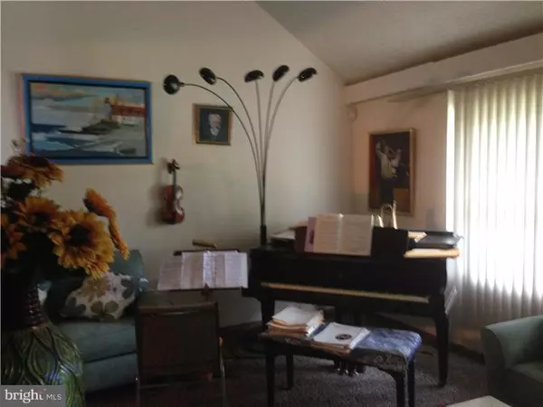 Moorestown, NJ 08057,616 GRAND AVE