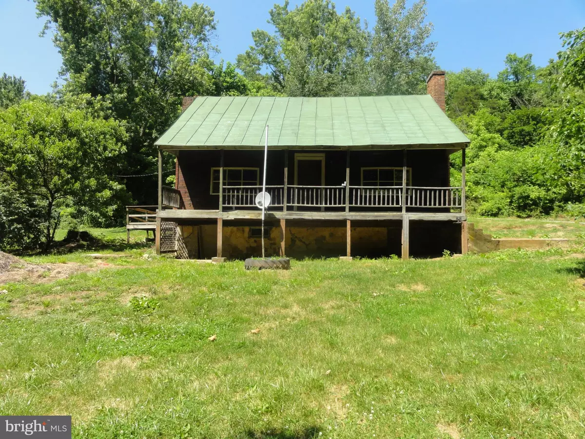 Luray, VA 22835,915 HINTON RD