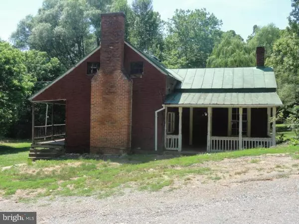 Luray, VA 22835,915 HINTON RD