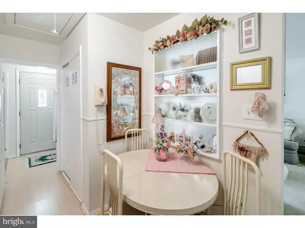 Maple Shade, NJ 08052,2 E WOODCREST AVE