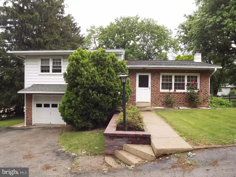 1501 NEW HOPE ST #REAR, Norristown, PA 19401