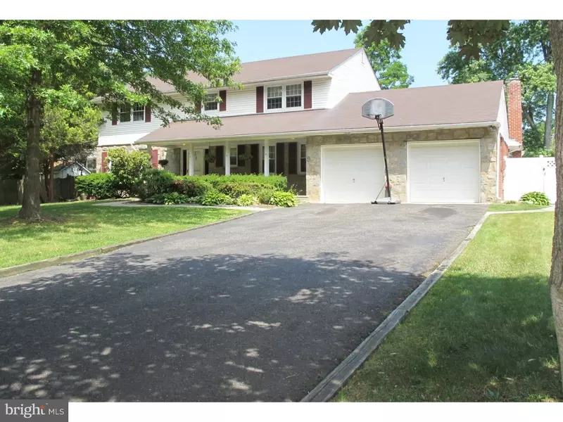 2303 LAUREL DR, Cinnaminson, NJ 08077