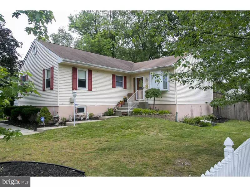 52 N TERRACE AVE, Maple Shade, NJ 08052