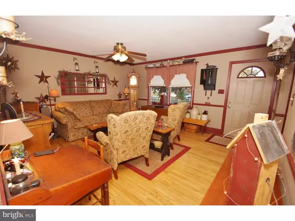 Harleysville, PA 19438,511 DEVON CIR