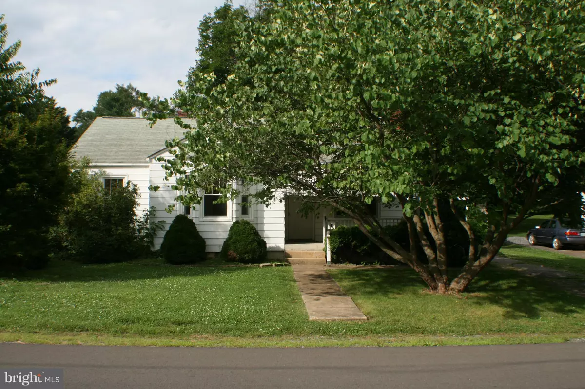 Berryville, VA 22611,232 WALNUT ST