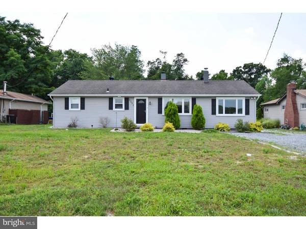 2252 SAYLORS POND RD, Jobstown, NJ 08041