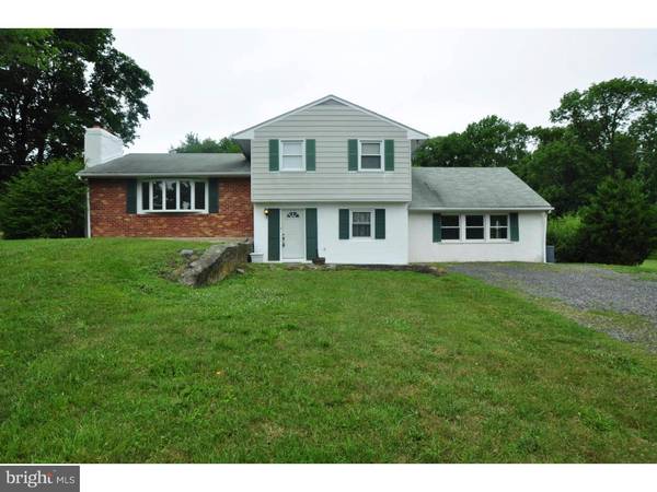 1740 ZIEGLER RD, Pennsburg, PA 18073