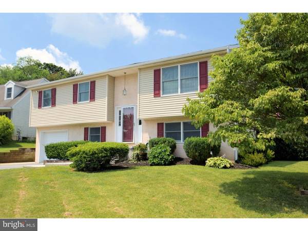 20 NEVIN DR, Honey Brook, PA 19344