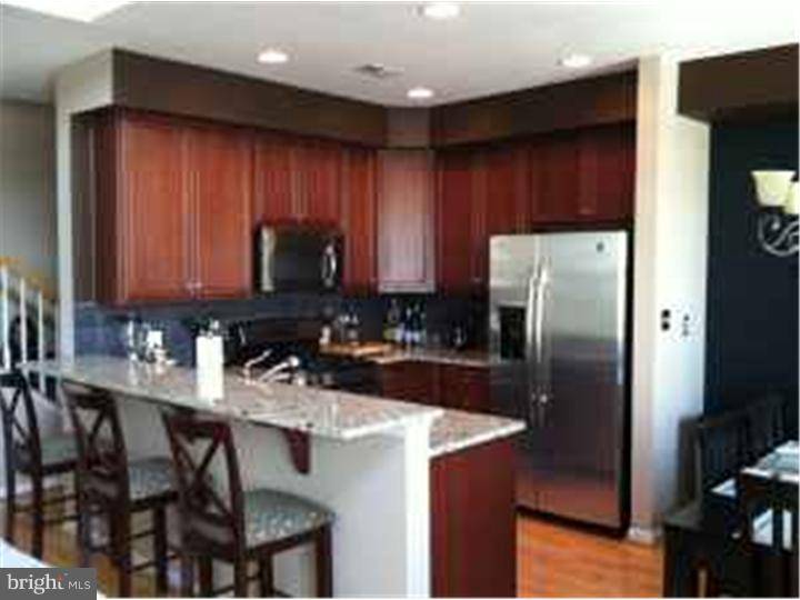 Philadelphia, PA 19145,2114 VERONA DR