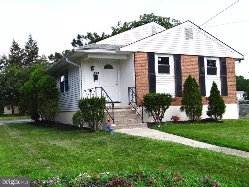 300 WALNUT AVE, Gloucester City, NJ 08030