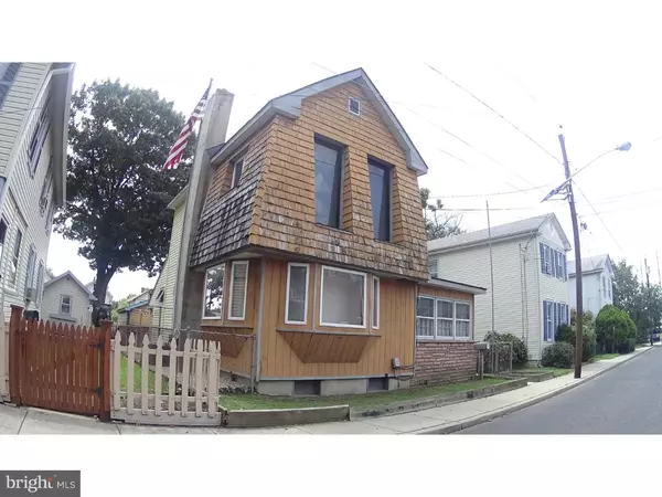 26 CENTER AVE, Westville, NJ 08093