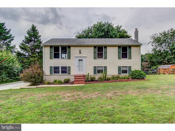 72 HILLTOP RD, Avondale, PA 19311