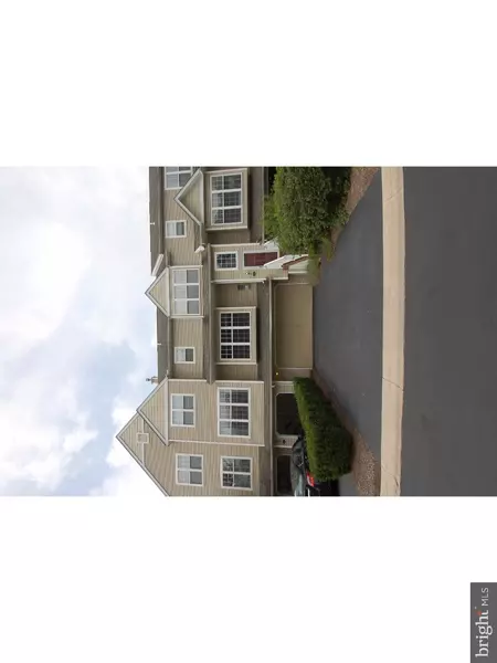 423 LAKE GEORGE CIR, West Chester, PA 19382