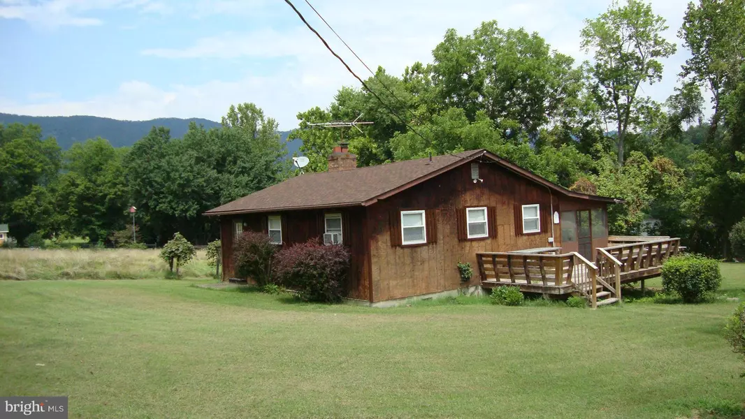 334 RIVER RD, Rileyville, VA 22650