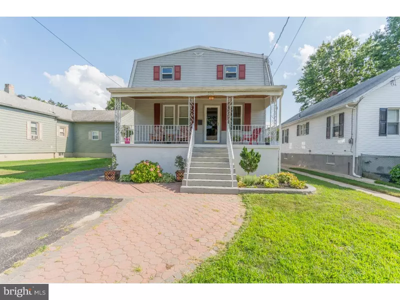 236 W PARK AVE, Maple Shade, NJ 08052