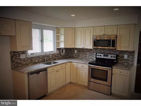 Somerdale, NJ 08083,808 W SOMERDALE RD