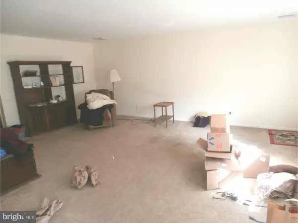 Hammonton, NJ 08037,21 POPLAR AVE