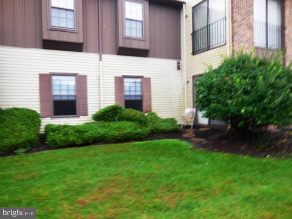 2 WINDSOR CT, Sewell, NJ 08080