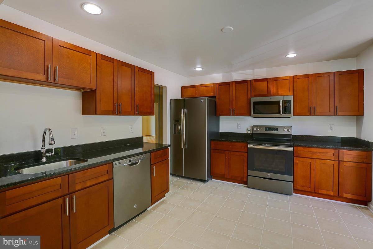 Reisterstown, MD 21136,28 BLACK OAK CT