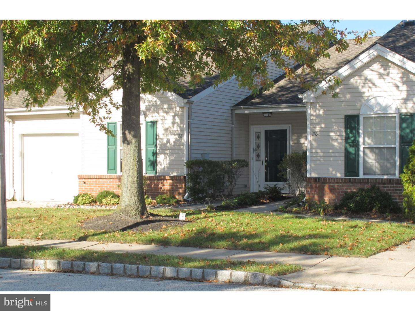 28 RALEIGH DR, Mount Laurel, NJ 08054
