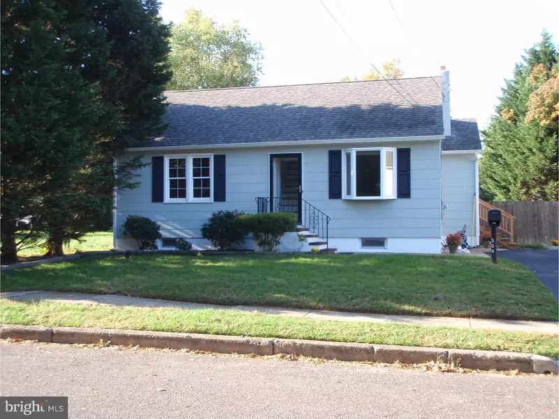 504 SPRUCE AVE, Maple Shade, NJ 08052