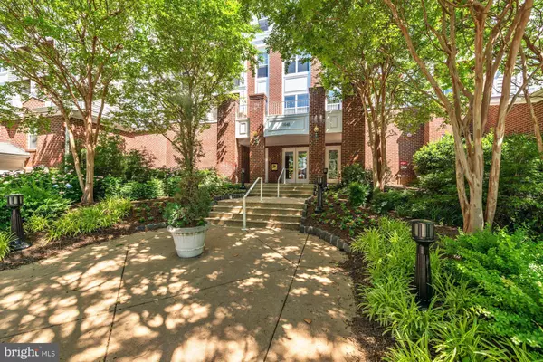 1641 INTERNATIONAL DR #215, Mclean, VA 22102