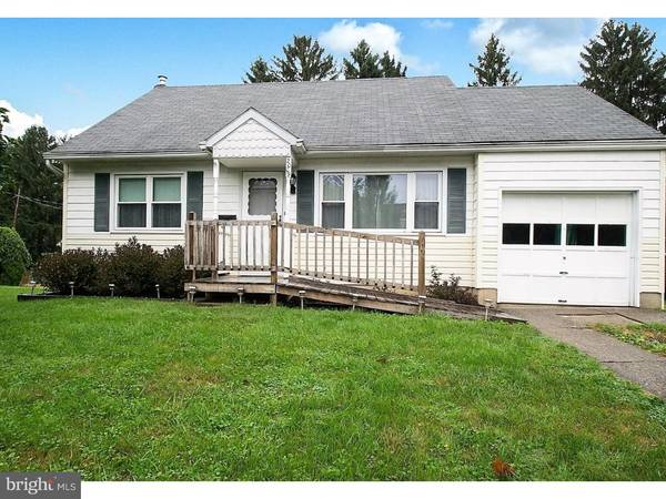 2009 EDGEHILL RD, Bethlehem, PA 18017