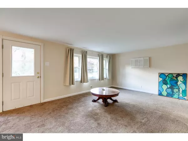 Barrington, NJ 08033,1017 CHESTERFIELD RD